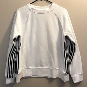 White Avia sweatshirt Large